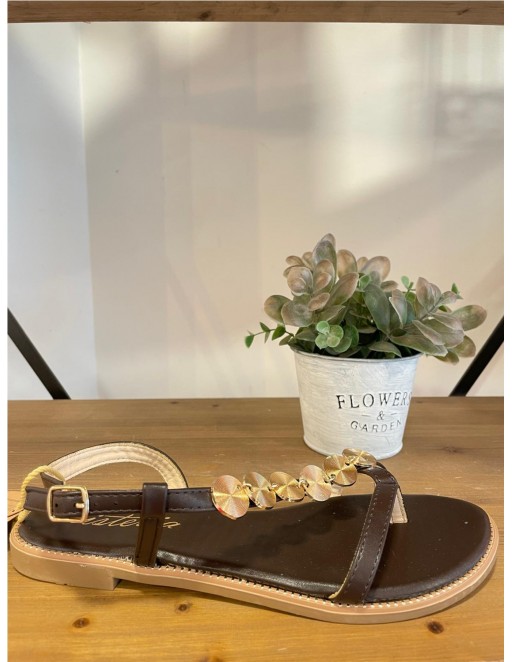 SANDALIA CHAPITAS MARRON