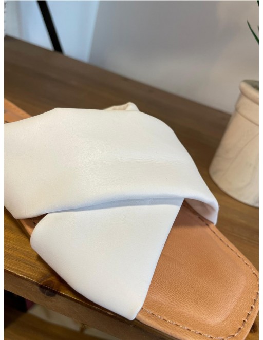 SANDALIA PLANA ISABERI 2