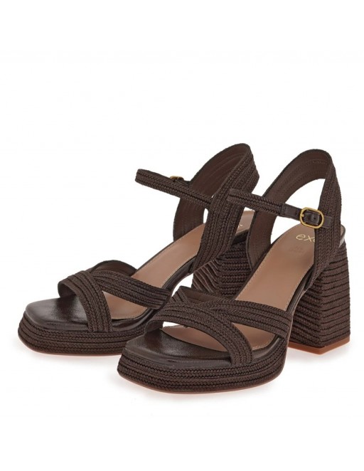 SANDALIA EXE TACON MARRON