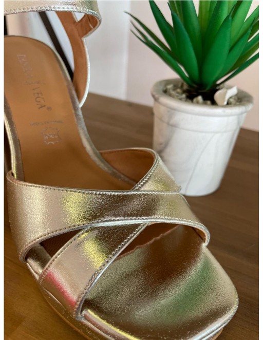 SANDALIA PLATAFORMA METALIZADA 2